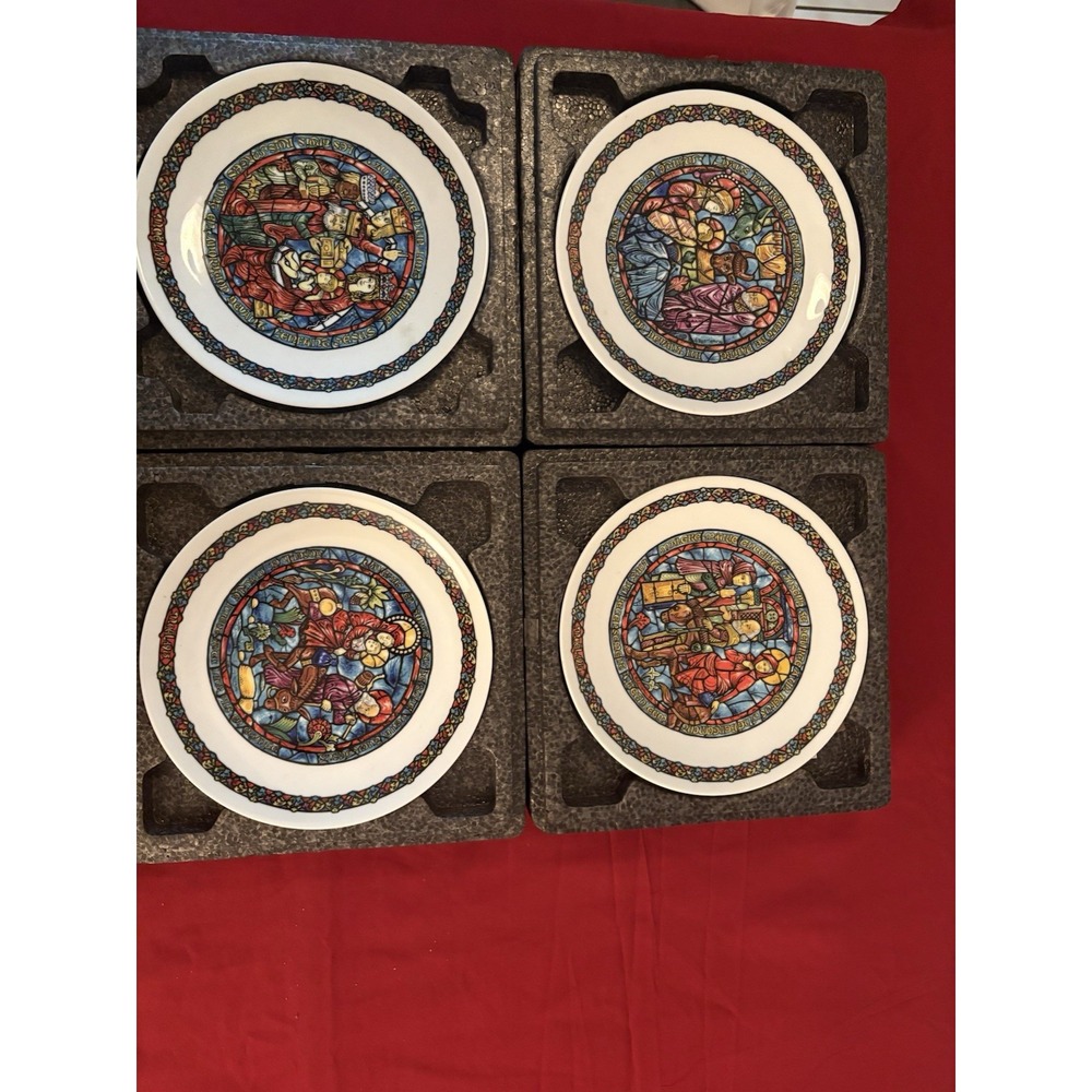 Lot of 4 Henri D'Arceau Limoges France Noel Vitrail Collector Plates COA Box